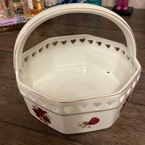 Vintage Formalities by Baum Bros  Victorian Rose Collection Bowl​​